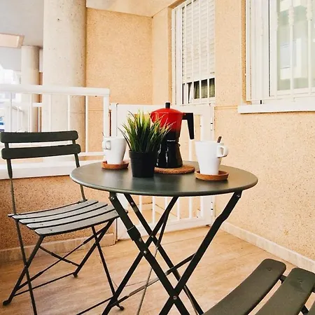 Apto Familiar En Alicante, 4 Pax, 3 Camas, 2 Banos